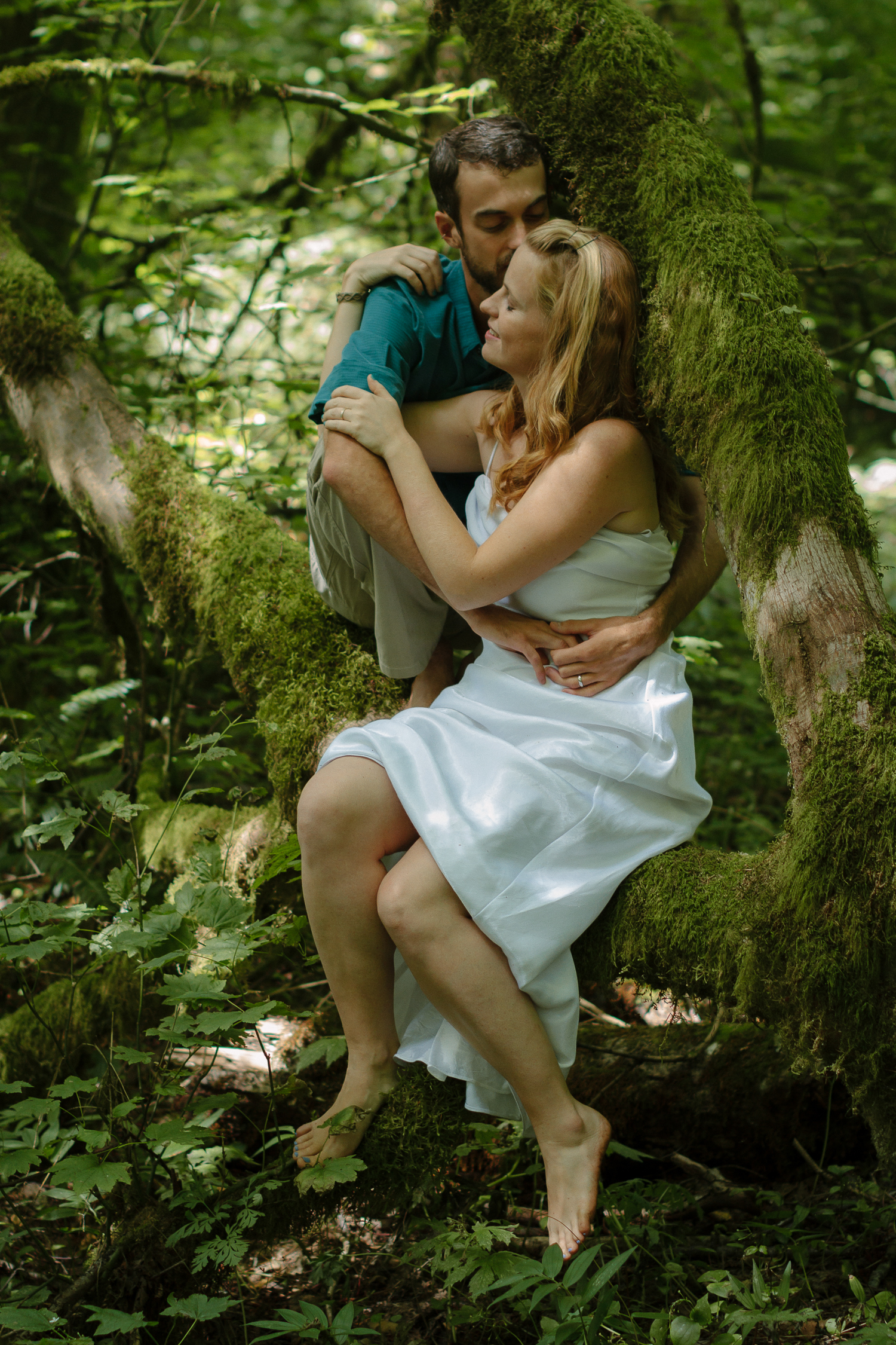 Portland Oregon forest elopement